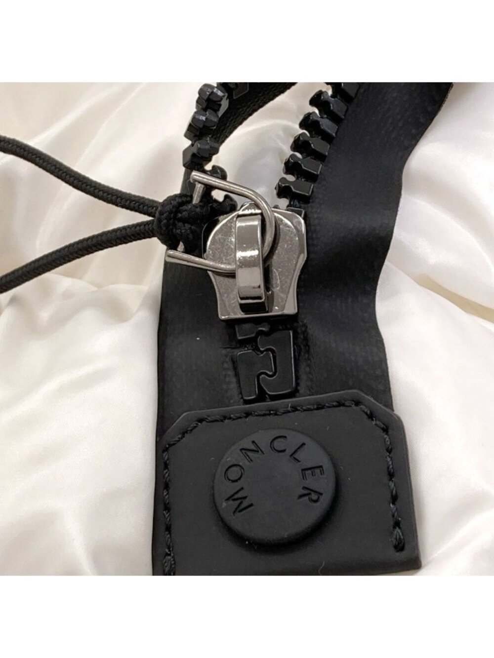 Moncler Logo Tote Nylon - Picture 15 of 15